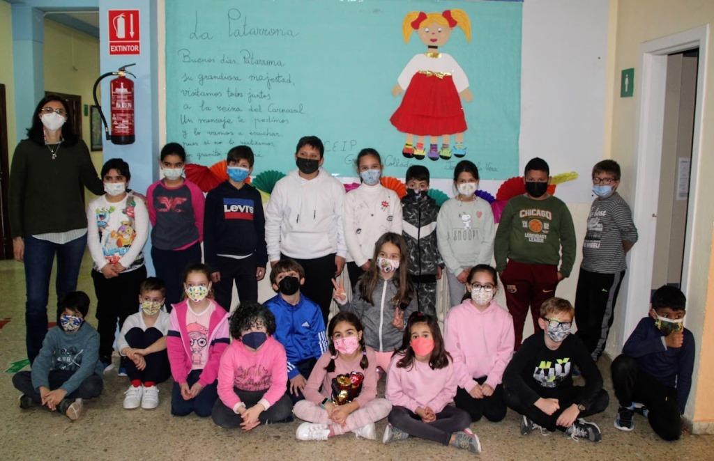 El Carnaval comienza en el Gregoria Collado con la llegada de la Patarrona