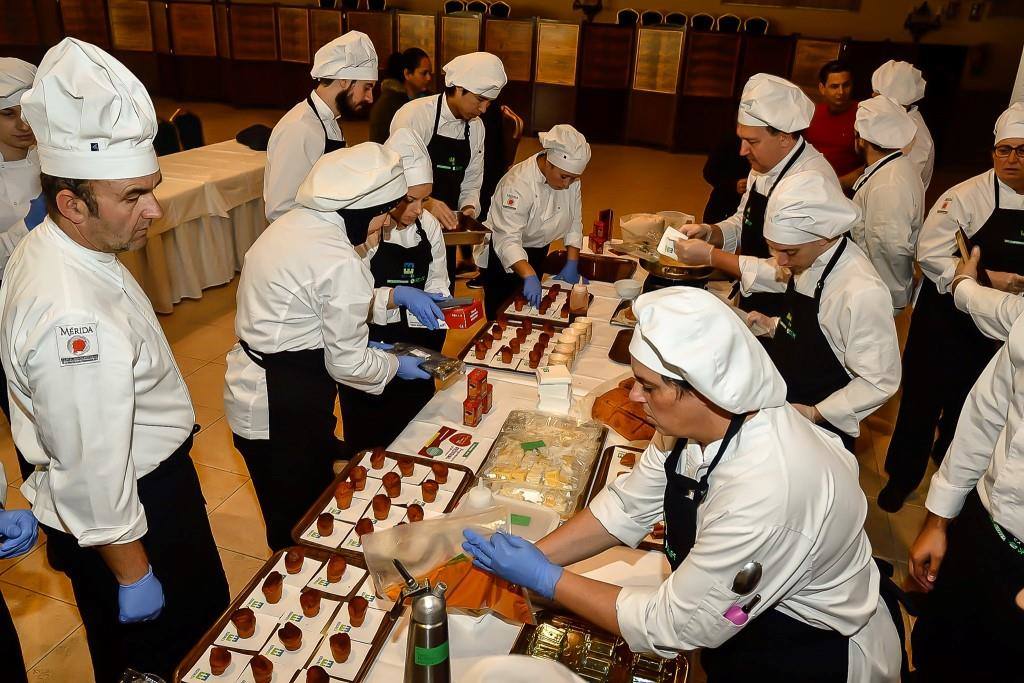 Exhibición de los alumnos de la Escuela Superior de Hostelería y Agroturismo de Extremadura