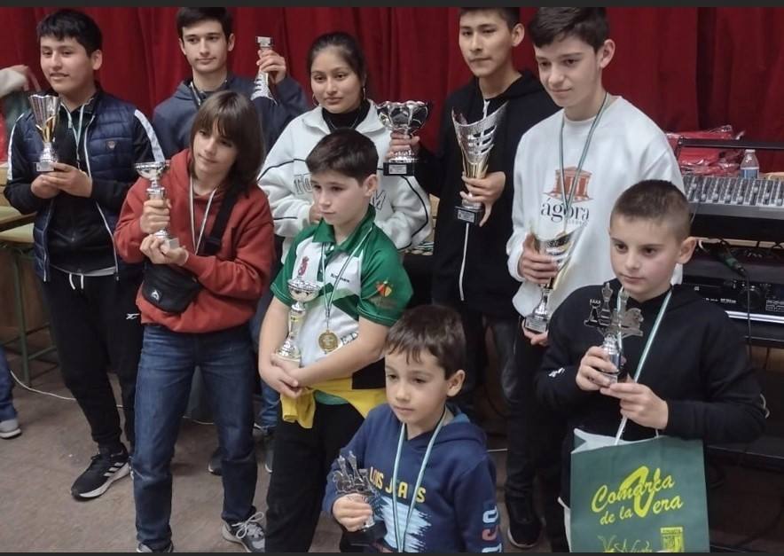 Alexander Sánchez, Nicolás Cruces, Sheila y Cristian Chura, ganadores del 'Francisco Bernardos' de ajedrez