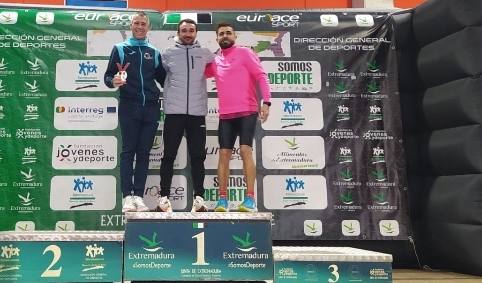 En la media maratón de Navalmoral, medalla de plata para Alán Otero
