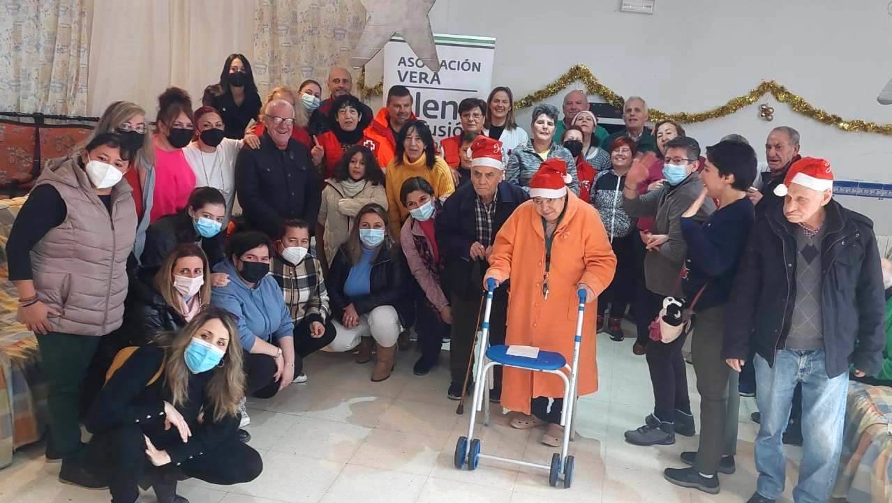 Cruz Roja Jaraíz lleva la Navidad a la Asociación Vera Plena Inclusión