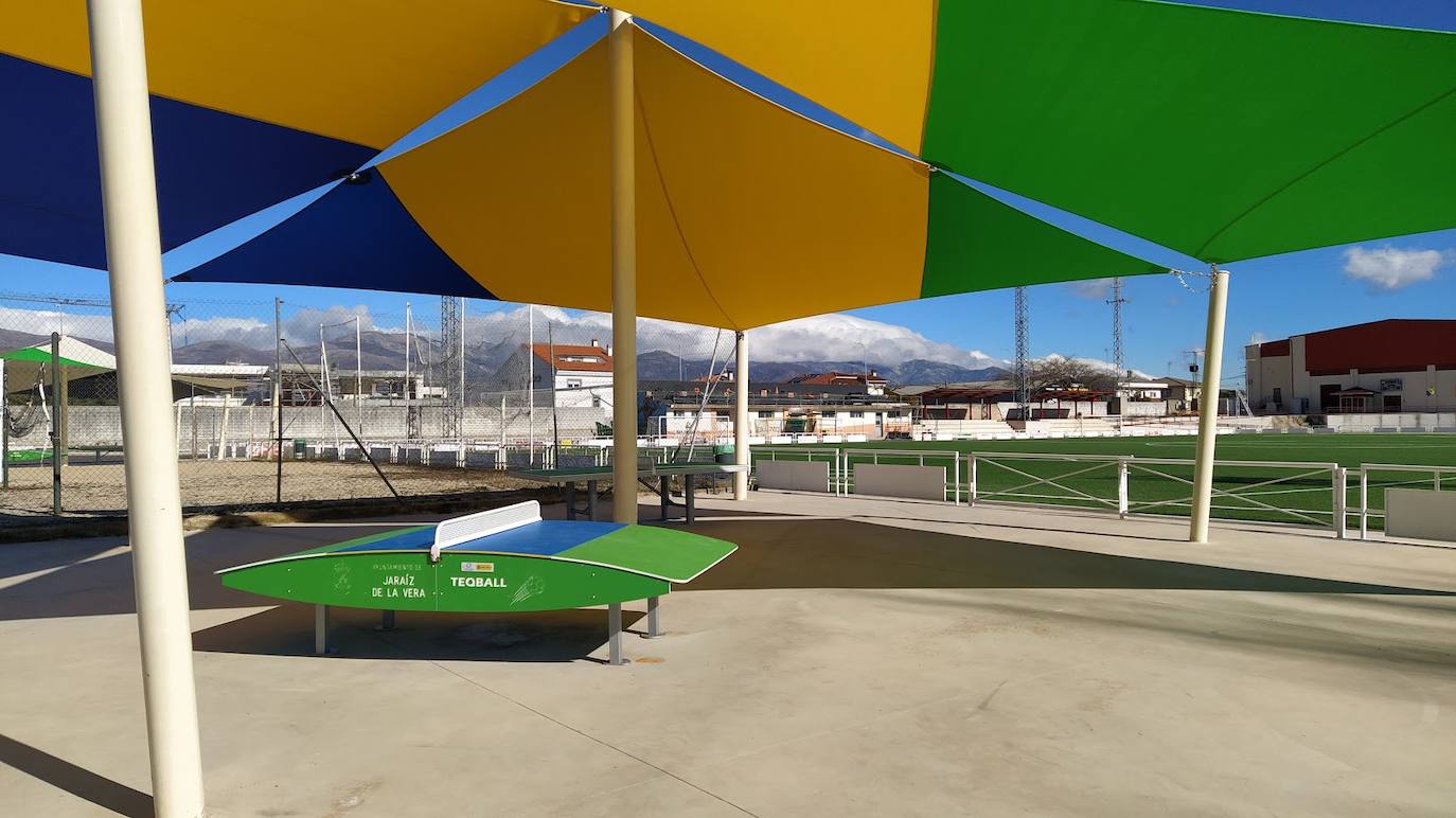 El Consistorio equipa el polideportivo de mesas de pimpón y 'tecball'