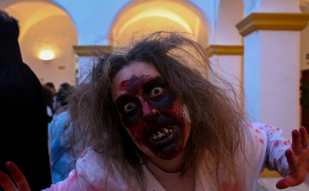 Pequeños y mayores disfrutan de una noche escalofriante con 'Euexia Rural' y su segunda 'Mansión del Terror'
