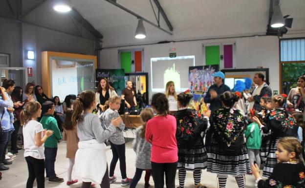 Los jóvenes tienen una cita con las nuevas tecnologías y el teatro musical, este mes de noviembre, en el ECJ