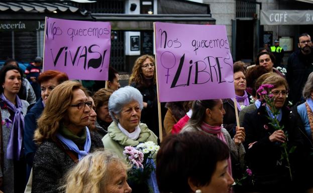 Jerez grita: «Ni una más, Ni una menos. Nos queremos vivas y libres»
