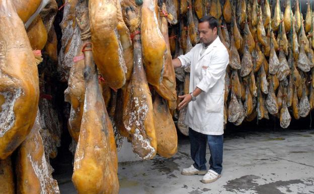Extremadura podrá exportar jamones con hueso y embutidos a China