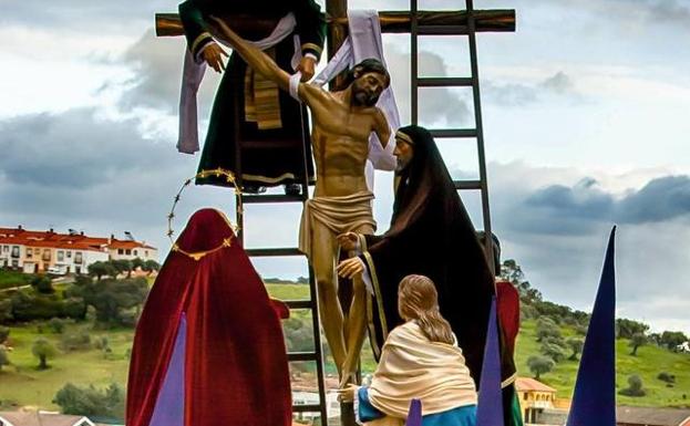 El 'Descendimiento de la Cruz' conquista el corazón cofrade de los jerezanos