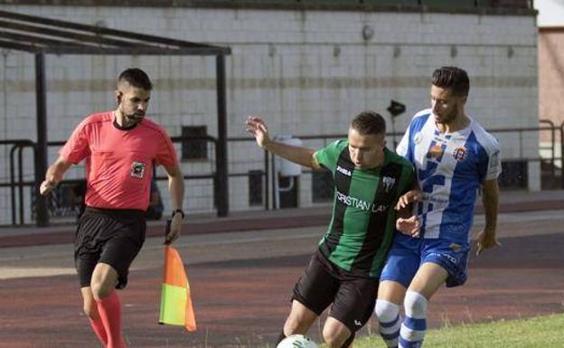 El Jerez sufre y no certifica el triunfo hasta el tramo final