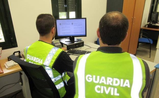 Cuatro detenidos en Olivenza por contratar líneas telefónicas y conseguir móviles con datos de 29 estafados
