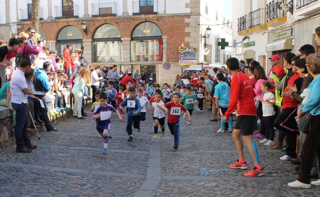Cofradías y Deporte se unirán en la IX Carrera y Caminata solidaria, el 17 de marzo
