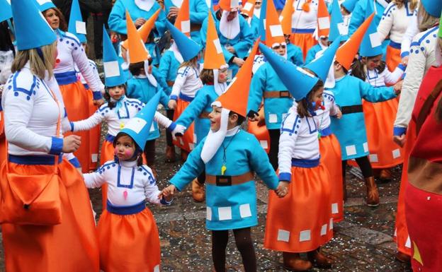 Los centros educativos prenden la chispa del Carnaval este viernes con su fantástico desfile