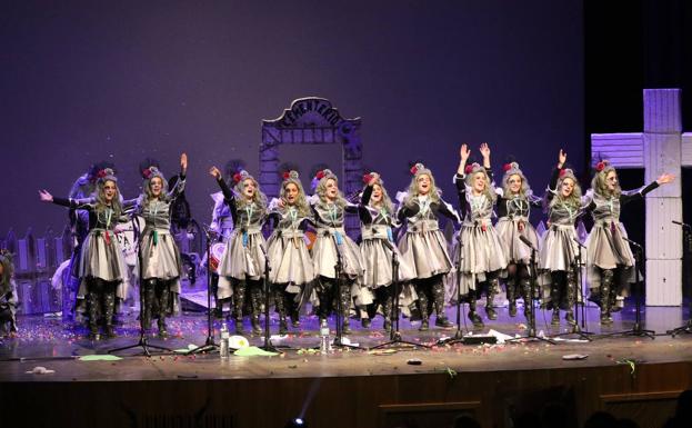 El humor y la ironía reinaron en el cine-teatro Balboa con: 'Los Pasotas', 'Las Inesperadas 2.0' y 'Los Carapipas'