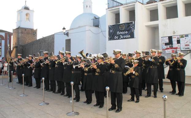 El Certamen 'Sones de Jesús' llena la fortaleza templaria con los sonidos de la Semana Santa