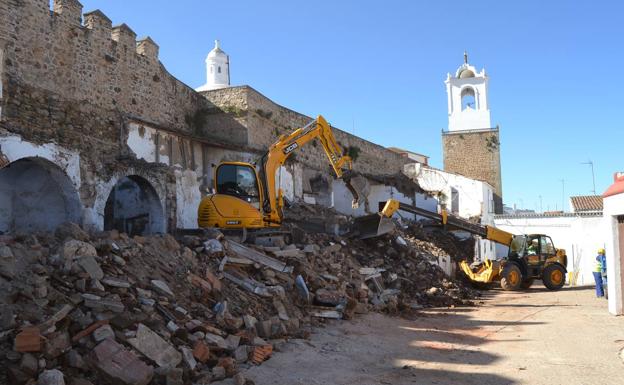 El lienzo de muralla en la calle Morería, al descubierto
