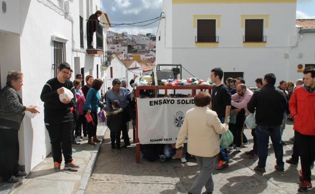 200 costaleros y costaleras arrimarán el hombro este domingo para recabar muchos kilos de alimentos