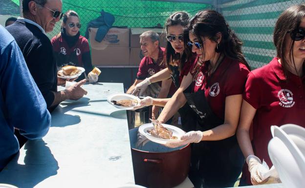 La Comisión de Festejos de La Bazana asará este sábado más de 500 kilos de chuletas
