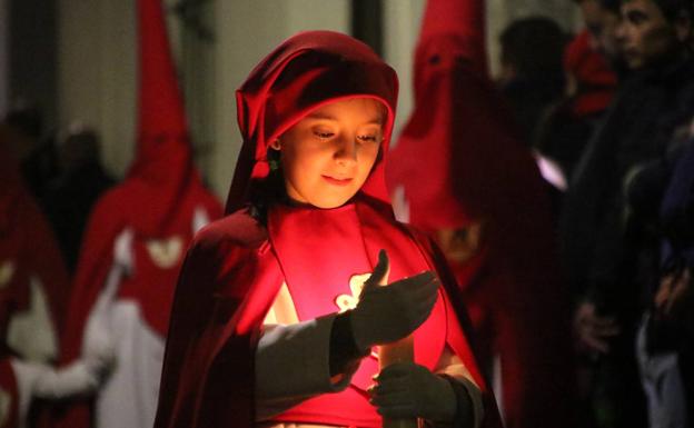 La lluvia no empaña el amor y la devoción de Jerez por el 'Ecce-Homo'