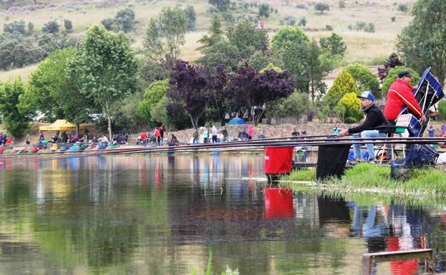 La pesca de la tenca protagoniza este domingo el tradicional Concurso 'Charca de la Albuera'
