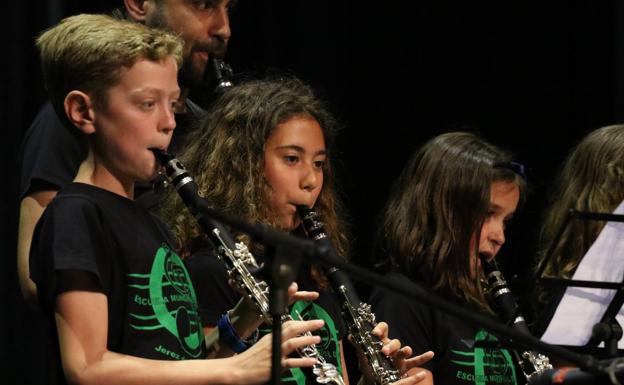 El concierto de clausura de la Escuela Municipal de Música pone en valor el trabajo de los alumnos durante el curso 2018/2019