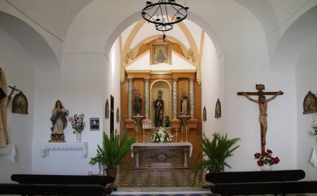 La Ermita de San Roque luce ya su nuevo retablo