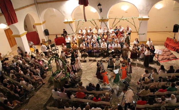 Jerez comienza a revivir su pasado de leyenda con el VI 'Concierto Medieval' a cargo de la Coral jerezana