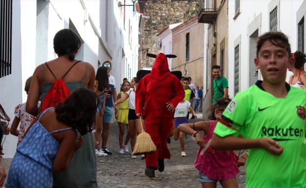 El Santísimo convoca un concurso para la elección del cartel anunciador de la festividad del patrón