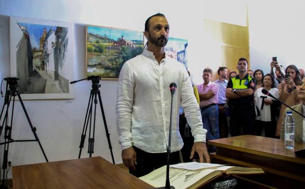 Santana, alcalde de Jerez, cada día más seguro de lo acertado de su decisión