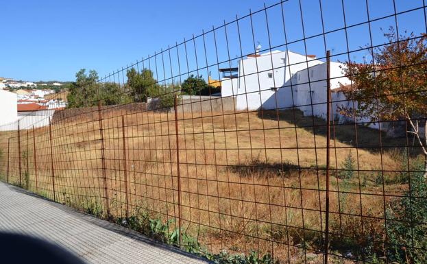 El Ayuntamiento baraja el destino de un espacio dotacional en la urbanización 'Vasco Núñez' para la ubicación del Centro de Día