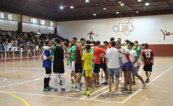 El equipo 'Generación del 91' el torneo más popular del Fútbol sala enJerez, el Memorial 'Francisco José Rivera Montero'