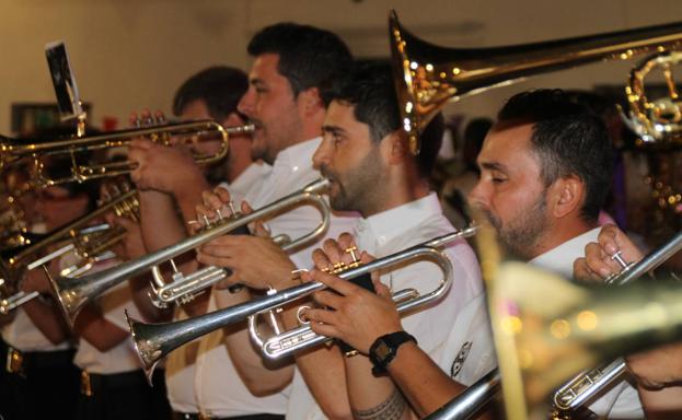 La Agrupación Nuestro Padre Jesús, un lujo con su concierto de verano ante el templo visigodo