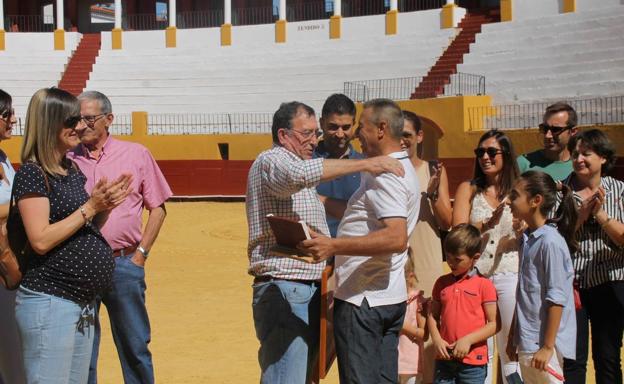 La Asociación 'Conde de la Corte' rinde homenaje a Francisco Gata en su tradicional convivencia