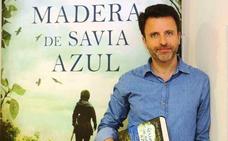 El escritor José Luis Gil Soto presenta este viernes en Jerez su novela 'Madera de savia azul'
