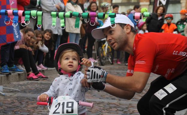 El Día de la Bicicleta se celebra en medio de un ambiente familiar