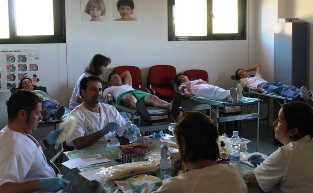 Los donantes se superan y aportan 295 bolsas de sangre en la 3ª campaña del año en Jerez