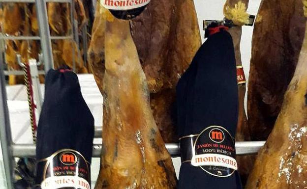 China saborea ya el jamón con hueso procedente de Extremadura