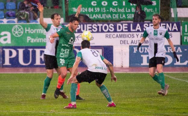 Pinchazo del Villanovense ante el Jerez