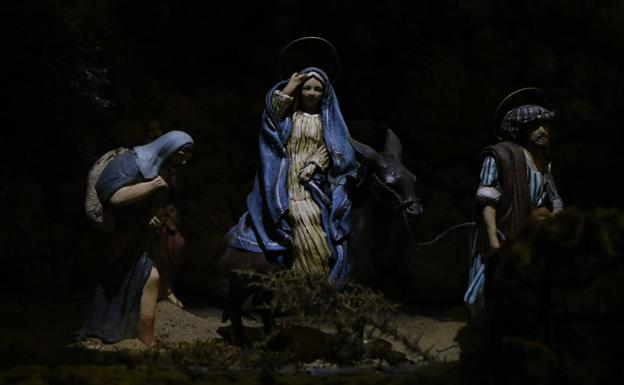 Jerez anuncia la llegada de la Navidad con la inauguración del Belén bíblico y monumental 'Santa Ángela'