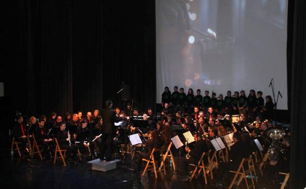 La Asociación Musical de Jerez emprende el camino hacia su 100 aniversario con su 'Conciertazo'