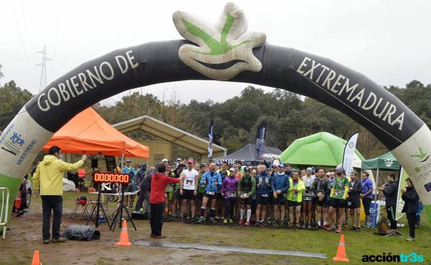 Valle de Matamoros y más de 200 deportistas se vuelcan con su 1ª carrera de montaña