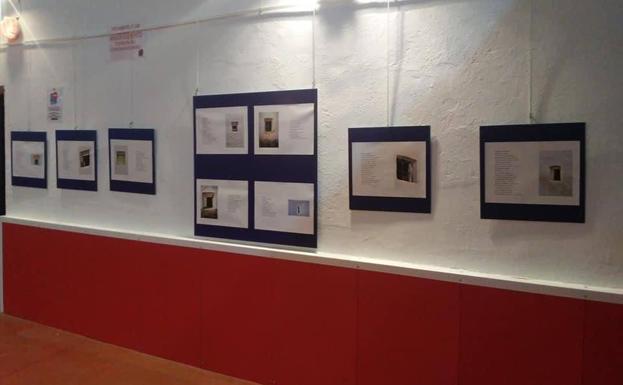 La exposición de fotopoesía 'Con tu piel encalada' recorre las pedanías