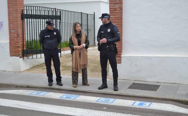El Ayuntamiento inicia la colocación de pictogramas en los pasos de peatones