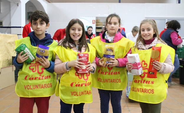 Jerez llena el Almacén de Alimentos de Cruz Roja con 1.890 kilos de solidaridad