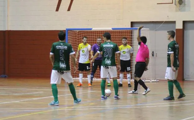 El Jerez Futsal se reencuentra con la victoria en su feudo al ganar al Victoria Kent por 5-3