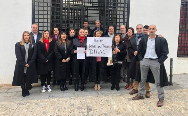 Concentración de los abogados del Turno de Oficio en Jerez para reivindicar un trato justo y digno