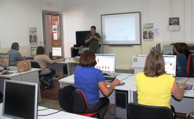 El NCC de Jerez oferta un Taller sobre 'Trámites y gestiones online con la Administración'