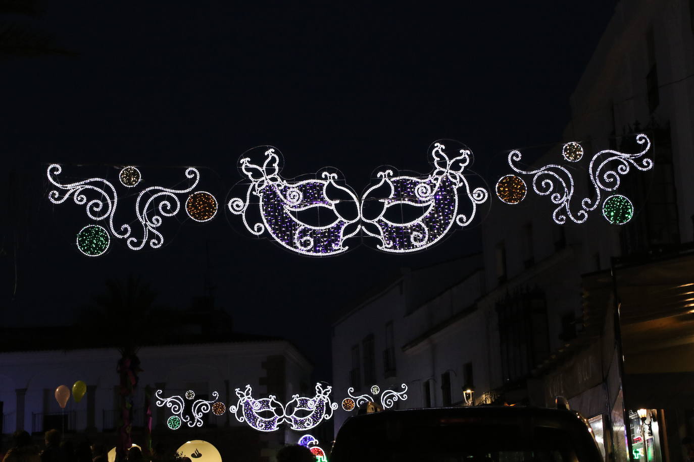 Jerez inaugura el Carnaval 2020 con el encendido del alumbrado carnavalero