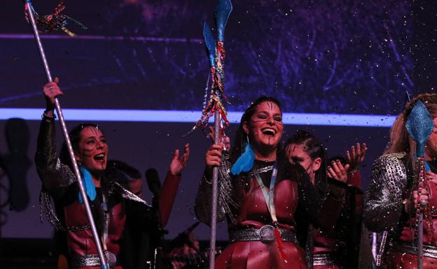 Jerez vive su gran noche de Carnaval con el humor, la ironía y la ilusión de las murgas