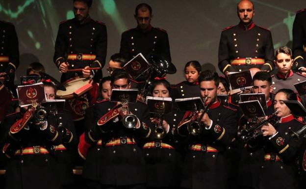 La Agrupación Musical 'Maestro Sousa' deleita con sus sones, a los cofrades jerezanos, durante la cuarentena