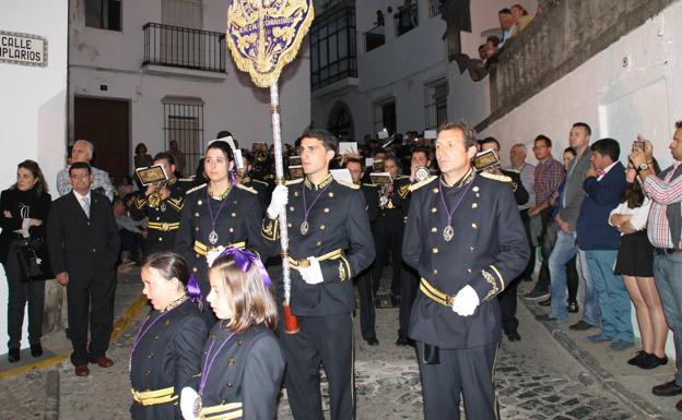 Los sones de Jesús resuenan con fervor y sentimiento este Viernes Santo