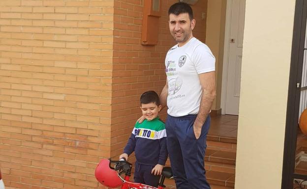 HOY Jerez invita a las familias a enviar una fotografía del primer paseo con los pequeños tras mucho tiempo